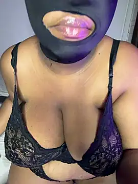 Lilymoonshow online show from April 2026 12:12:01 AM