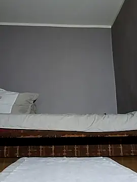 larzik94 online show from March 2026 09:33:02 PM