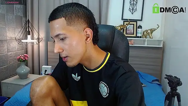 HarolddXL online show from April 2026 07:58:02 PM