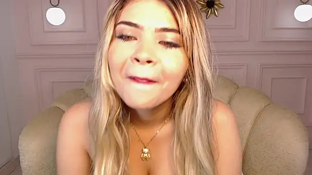 evelyn leee1 online show from January 2025 11:48:01 AM