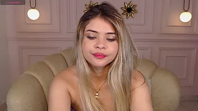 evelyn leee1 online show from January 2025 03:50:01 PM