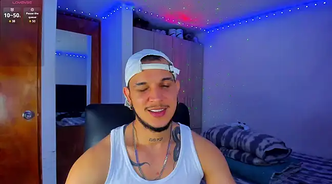 Snapshot of austinoficial chatting on March 2025 05:39:01 AM austinoficial online show from March 2025 05:39:01 AM