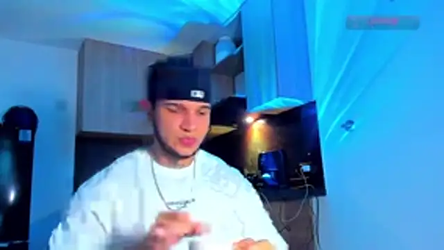 austinoficial online show from April 2026 01:18:01 AM