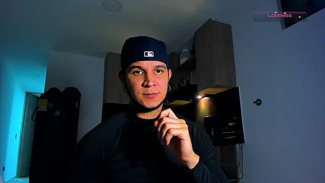 austinoficial online show from April 2026 11:51:02 PM