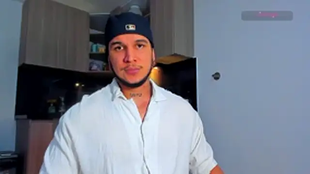 austinoficial online show from April 2026 09:21:02 PM