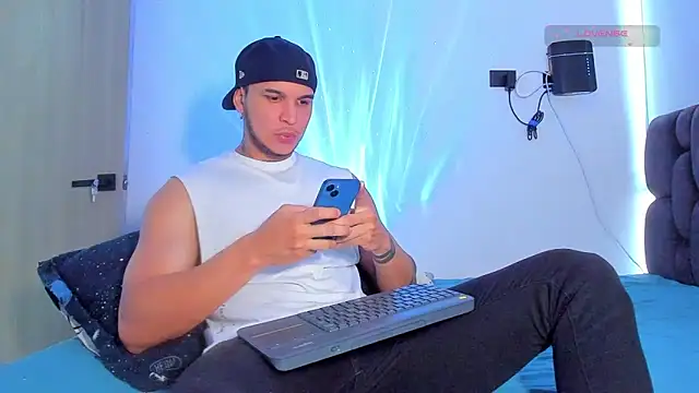 austinoficial online show from March 2026 09:08:02 PM