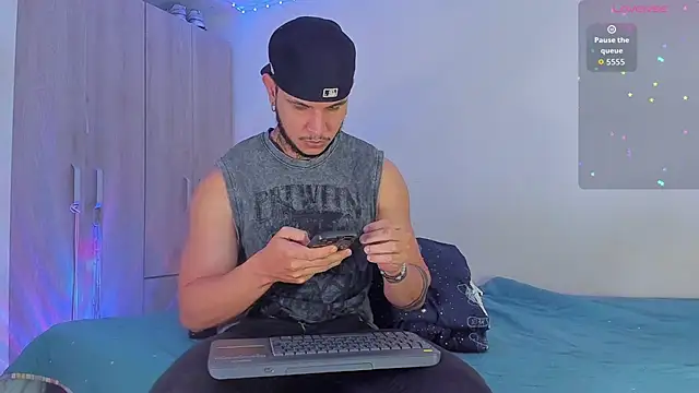 austinoficial online show from November 2025 07:47:02 PM