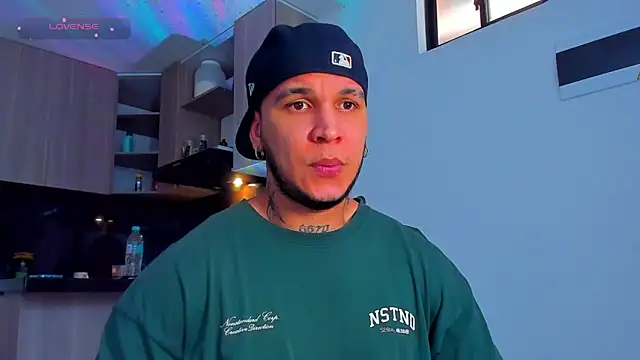 austinoficial online show from May 2026 09:35:02 PM