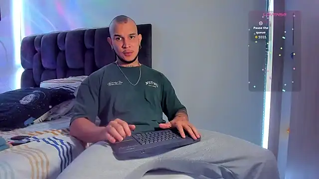 austinoficial online show from February 2026 09:15:01 PM