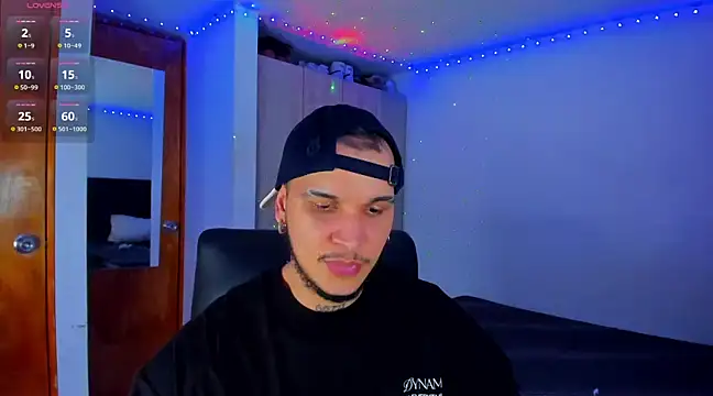Snapshot of austinoficial chatting on March 2025 04:51:02 AM austinoficial online show from March 2025 04:51:02 AM