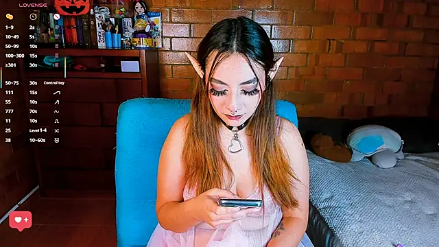 Annycolin  online show from November 2025 03:21:02 AM