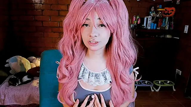 Annycolin  online show from February 2026 10:07:01 PM