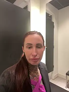 Snapshot of Black_sweet_Rose chatting on February 2025 03:16:01 PM Black sweet Rose online show from February 2025 03:16:01 PM