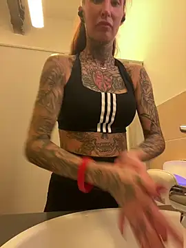 Snapshot of Black_sweet_Rose chatting on February 2025 07:52:02 PM Black sweet Rose online show from February 2025 07:52:02 PM