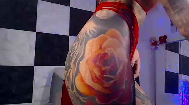 Snapshot of Black_sweet_Rose chatting on February 2025 10:01:02 PM Black sweet Rose online show from February 2025 10:01:02 PM