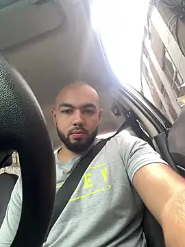 arturguy00 online show from March 2026 03:01:02 PM