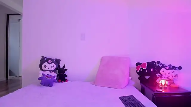 raven  white1 online show from October 2025 07:02:01 PM