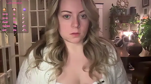 Snapshot of girlnextdoorjoelle chatting on January 2025 06:16:01 AM girlnextdoorjoelle online show from January 2025 06:16:01 AM