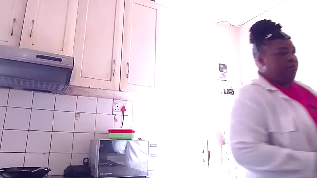 omalicha98 online show from November 2025 06:36:01 AM