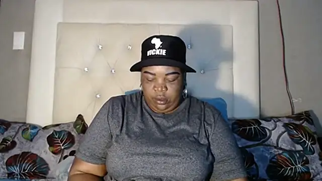 omalicha98 online show from April 2026 07:13:02 AM