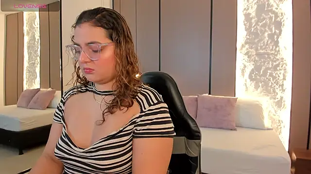 lilly ass  online show from January 2026 12:21:01 PM