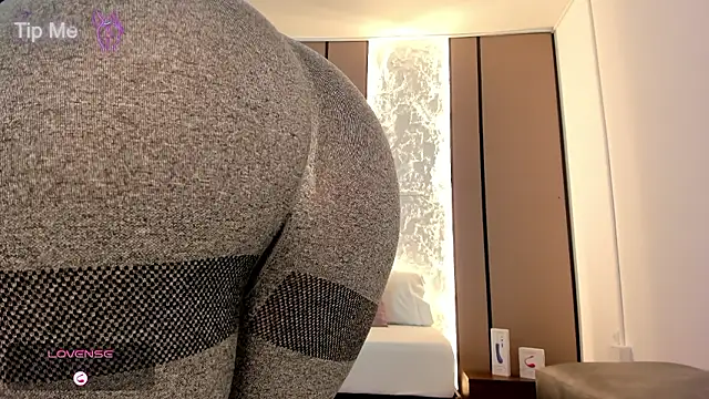 lilly ass  online show from January 2026 12:42:02 PM