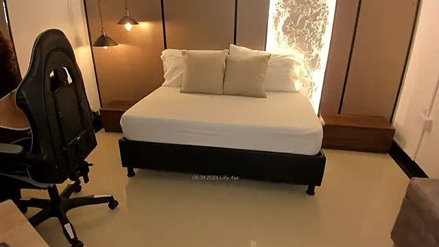 lilly ass  online show from April 2026 01:01:02 PM