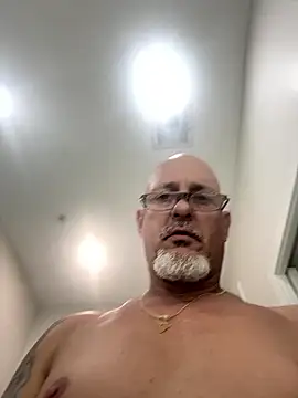 carlospingalinda online show from January 2026 11:31:01 PM