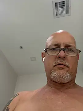 carlospingalinda online show from March 2025 05:52:02 PM