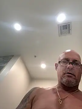 carlospingalinda online show from September 2025 09:58:01 PM