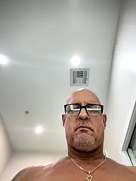 carlospingalinda online show from September 2025 11:10:02 PM
