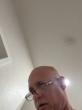 carlospingalinda online show from September 2025 11:53:01 PM