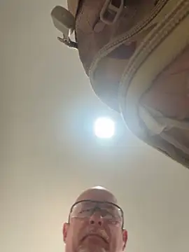 carlospingalinda online show from March 2025 10:20:01 PM
