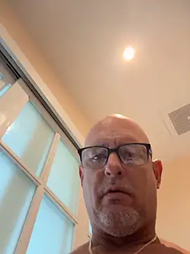 carlospingalinda online show from September 2025 08:37:01 PM