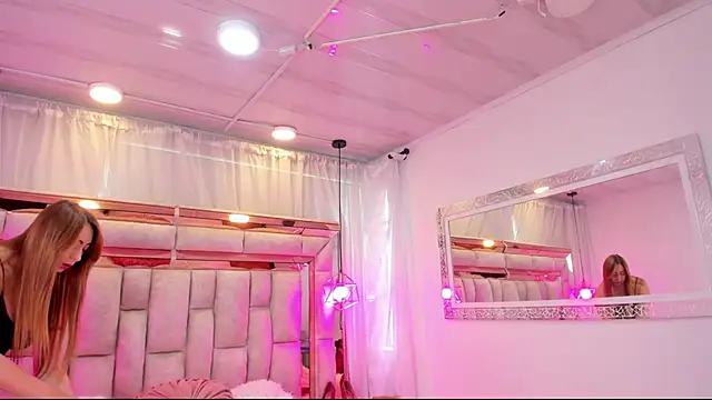 Katalina Evans online show from September 2025 12:00:02 PM