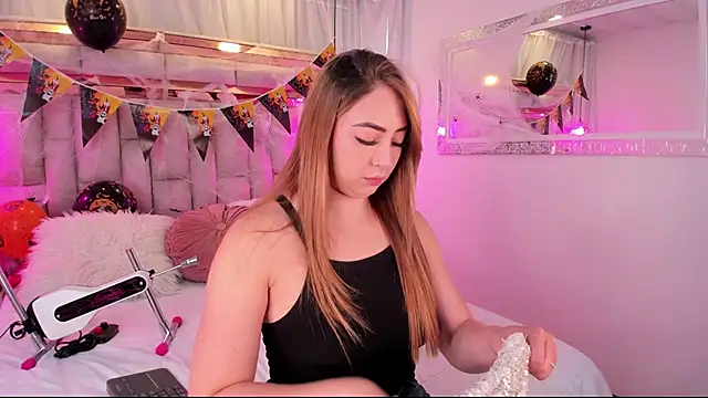 Katalina Evans online show from October 2025 12:06:02 PM