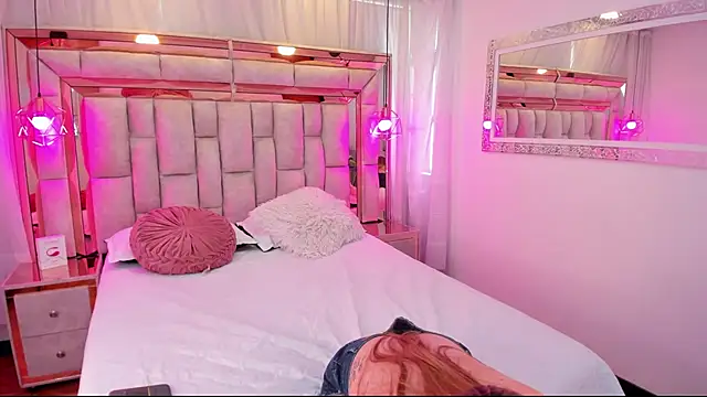 Katalina Evans online show from September 2025 09:15:01 PM