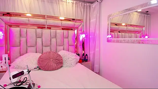 Katalina Evans online show from December 2025 11:02:02 AM