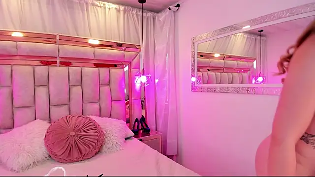 Katalina Evans online show from December 2025 11:20:01 AM