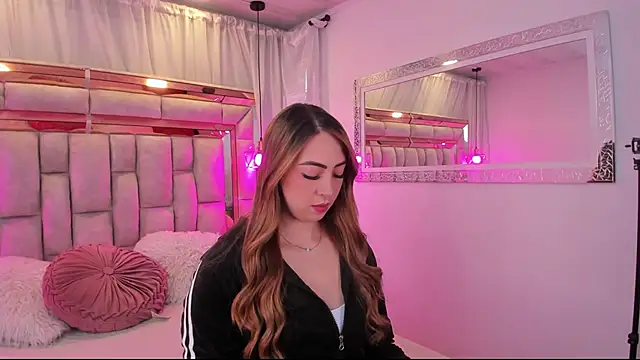 Katalina Evans online show from November 2025 11:14:02 AM