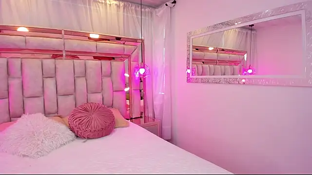 Katalina Evans online show from September 2025 07:58:02 PM