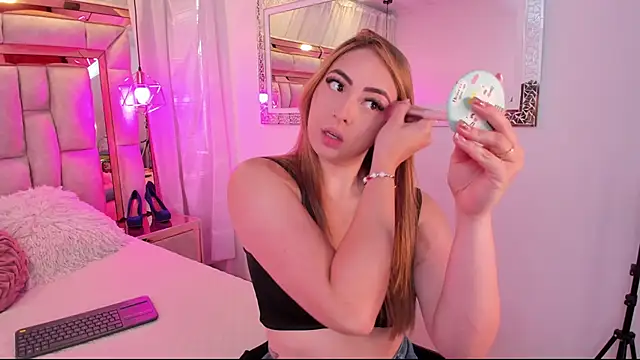 Katalina Evans online show from December 2025 11:00:02 AM