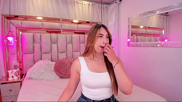 Katalina Evans online show from September 2025 12:00:02 PM