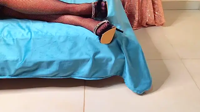 --SUNNY-- online show from October 2025 07:51:02 AM