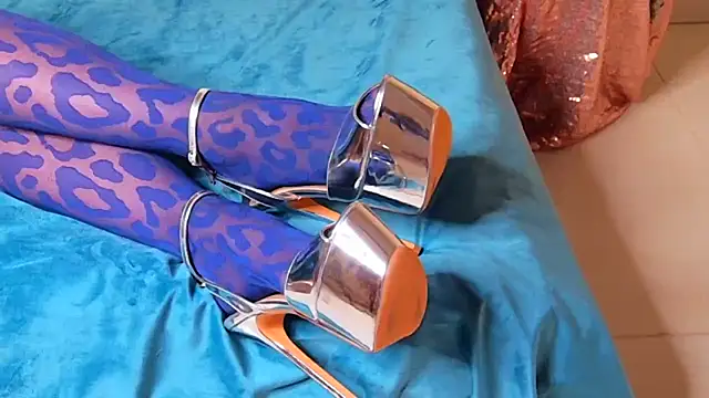 --SUNNY-- online show from November 2025 07:02:01 AM