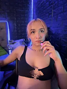 Snapshot of Isabellaa_Hot chatting on February 2025 06:10:02 AM Isabellaa Hot online show from February 2025 06:10:02 AM