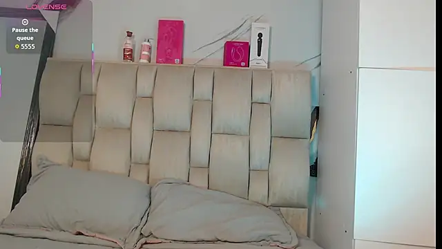 Snapshot of esmeralda-bk chatting on December 2025 10:53:02 PM esmeralda-bk online show from December 2025 10:53:02 PM