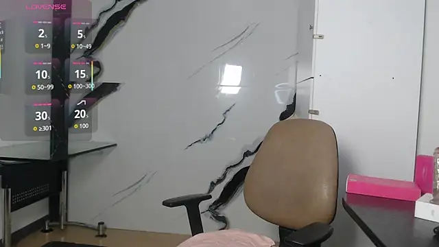 Snapshot of esmeralda-bk chatting on November 2025 10:46:01 PM esmeralda-bk online show from November 2025 10:46:01 PM