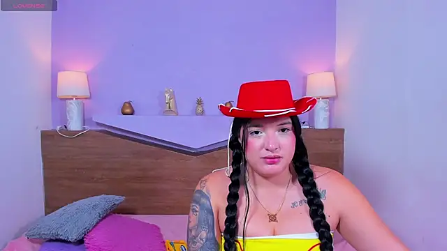 Snapshot of ScarletEmber3 chatting on September 2025 05:07:01 AM ScarletEmber3 online show from September 2025 05:07:01 AM