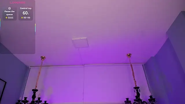 Snapshot of Aitana_Hilton_ chatting on November 2025 11:43:02 AM Aitana Hilton online show from November 2025 11:43:02 AM